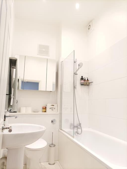 Modern And Cosy 2 Bedroom Flat In Notting Hill ロンドン エクステリア 写真